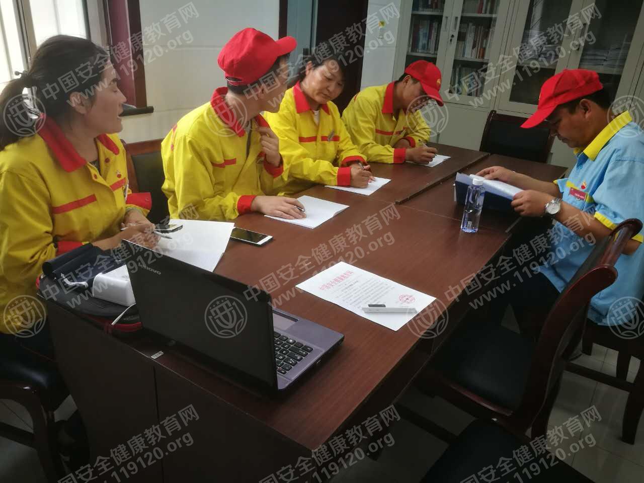 赵帅第六加油站.jpg