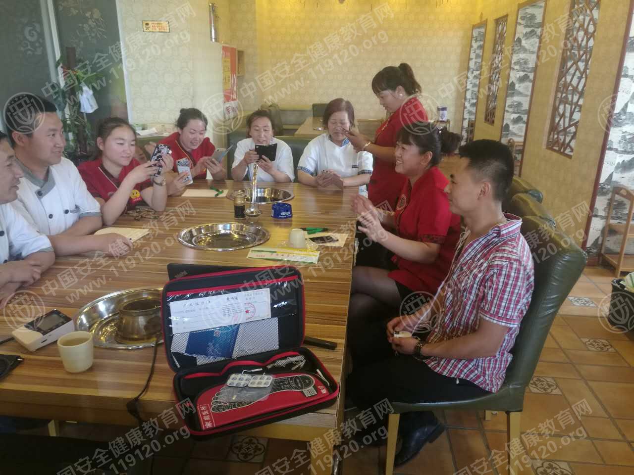 二东火锅涮李鹏博.jpg