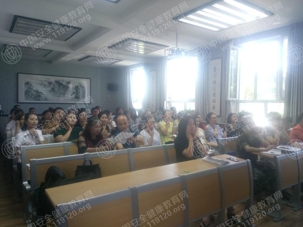 13小学邱老师 (1).jpg
