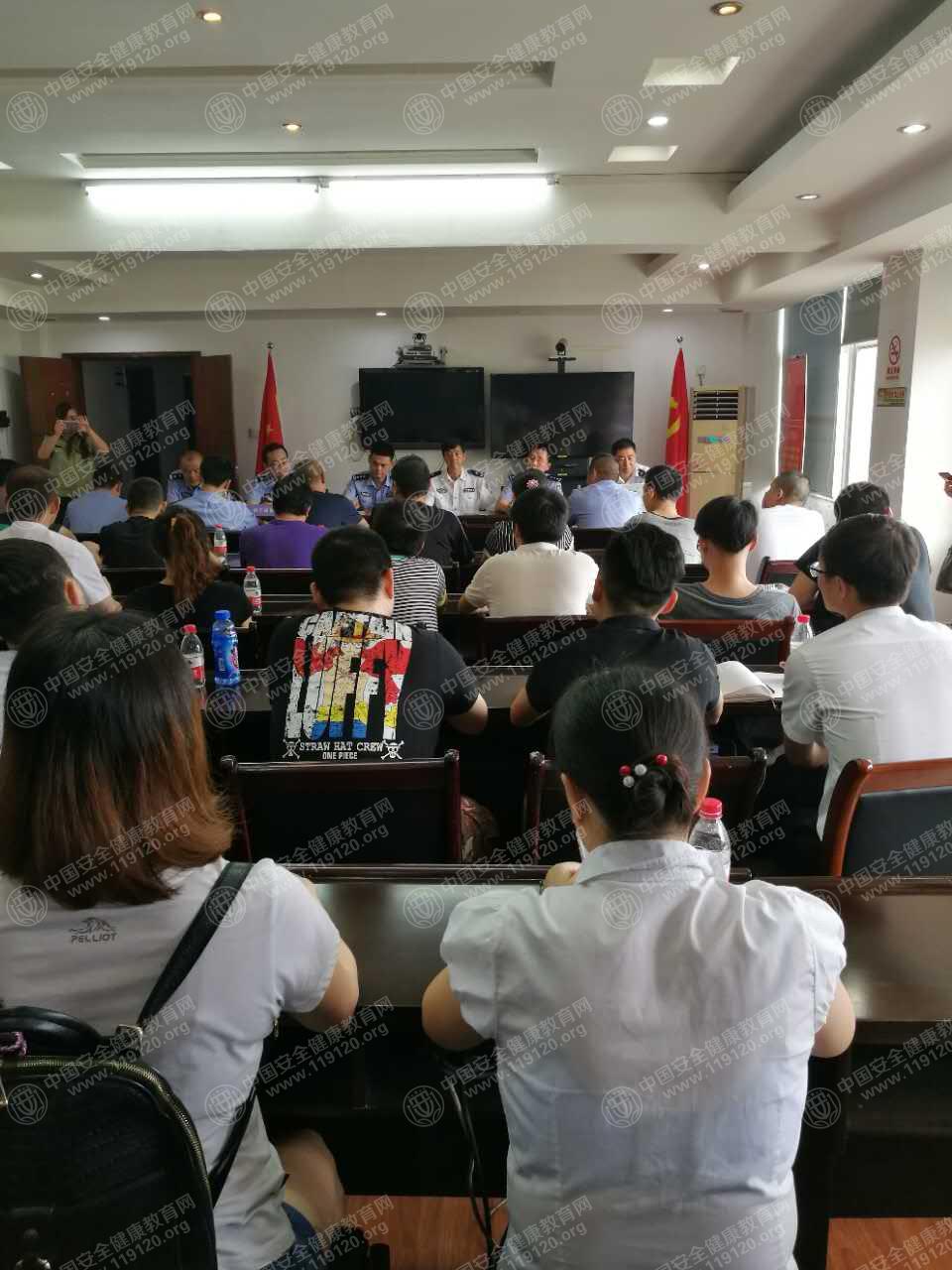 20170803黄鹤楼派出所吴亚军.jpg