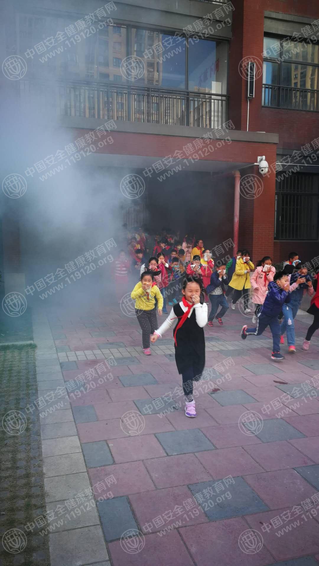 20171101金色城市小学熊灵专.jpg