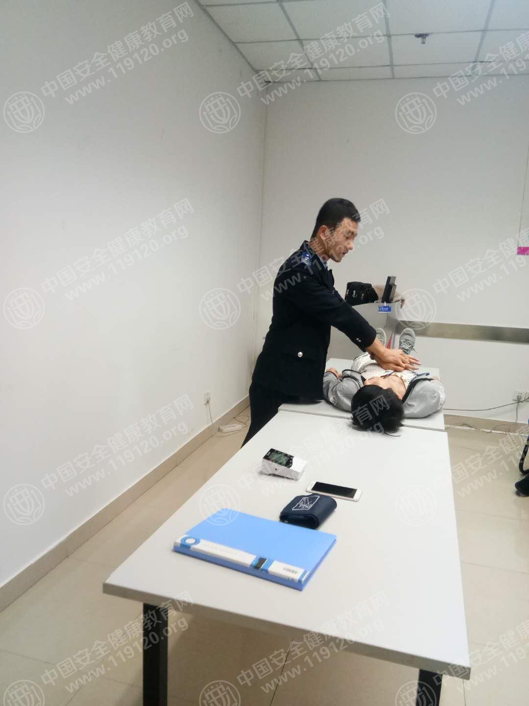 昆明市家乐福（南亚店）12.8郭磊3.jpg