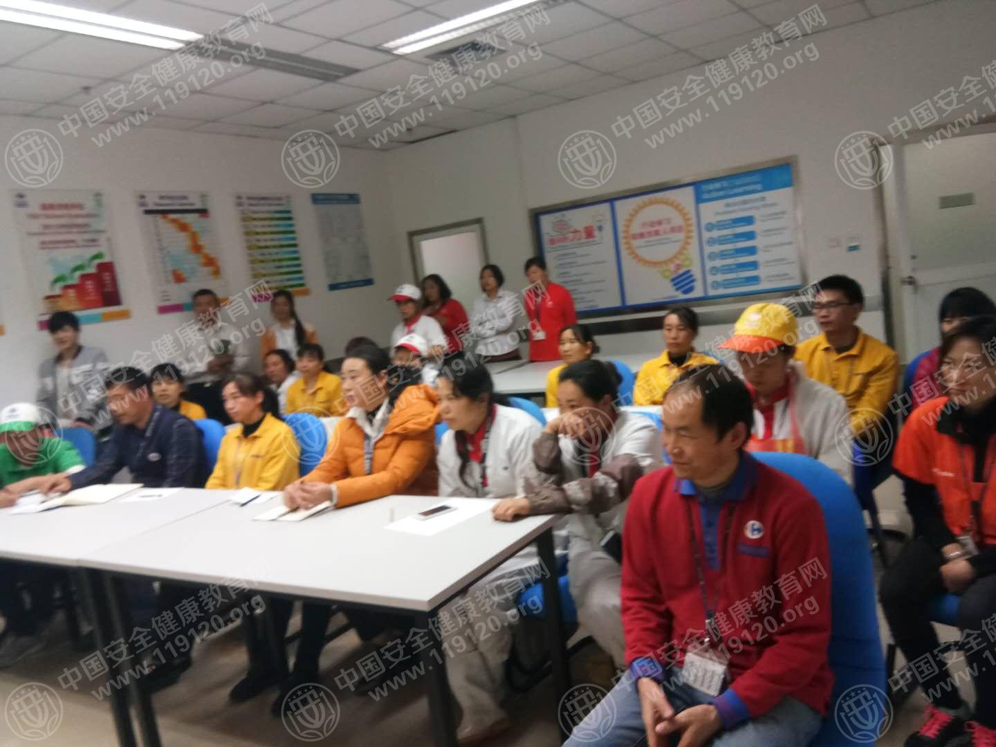 昆明市家乐福（南亚店）12.8郭磊4.jpg
