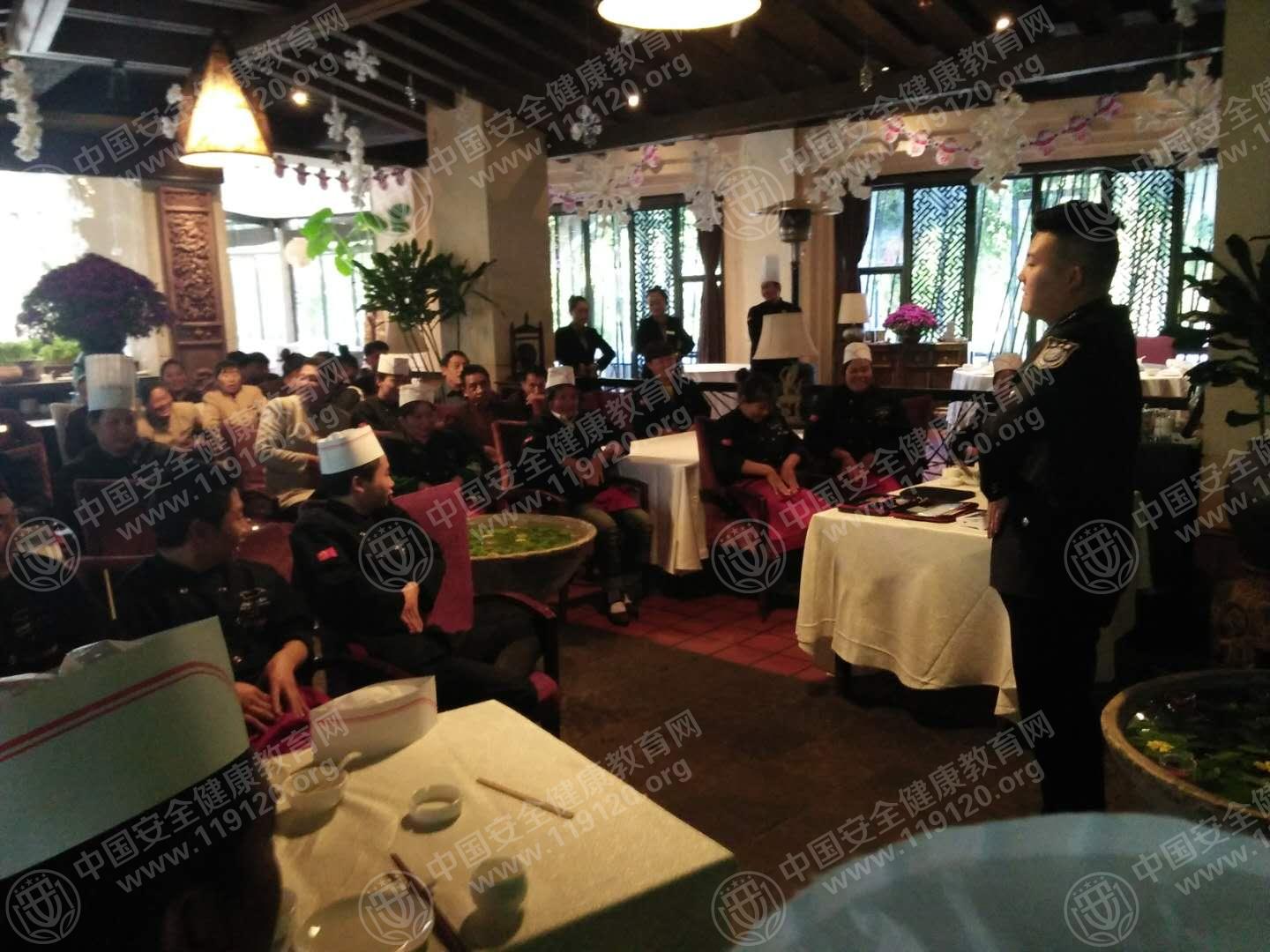 昆明市睡美人滇池餐厅12.11李明华2.jpg