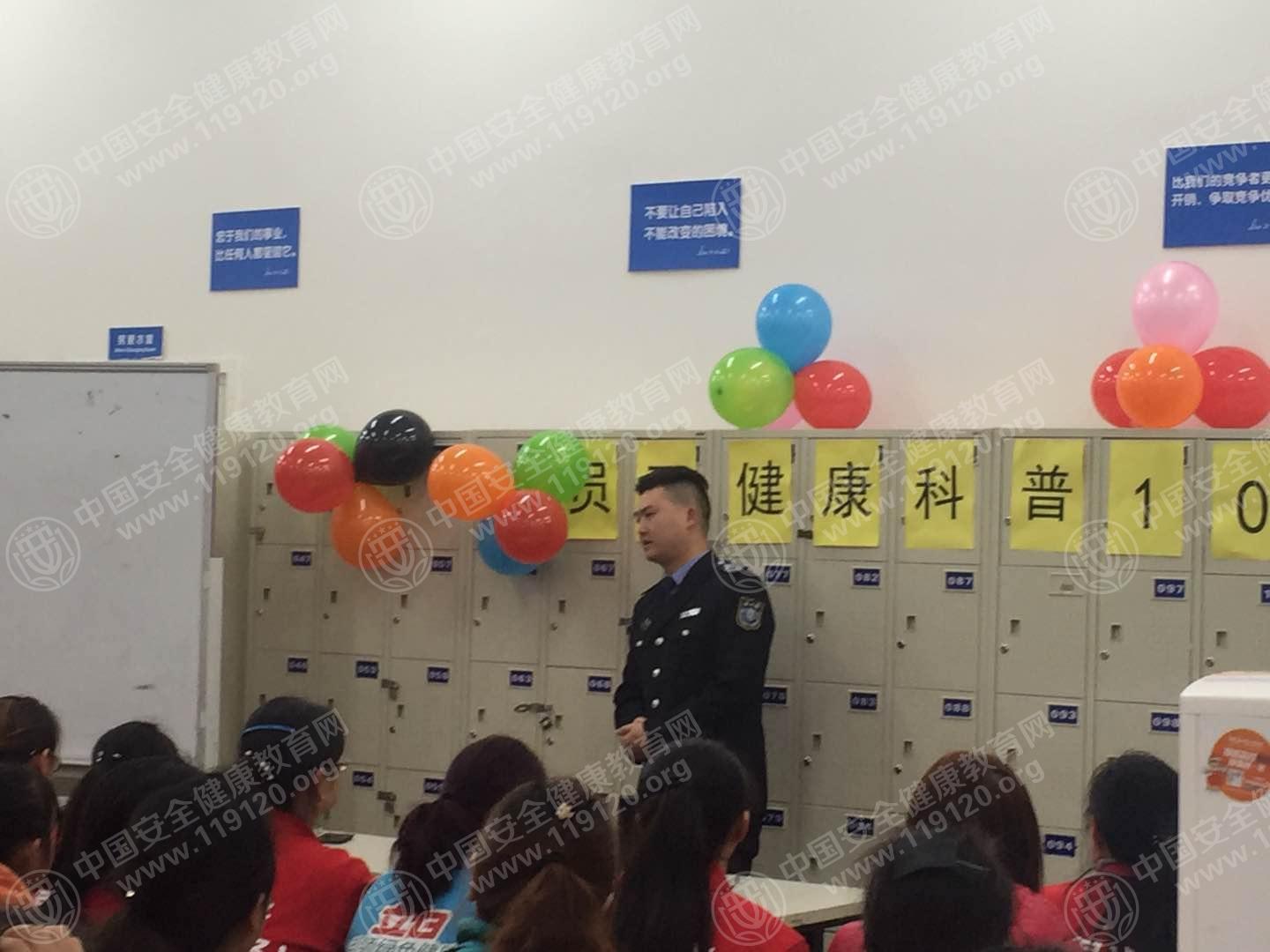 昆明市沃尔玛霖雨路店12.12李明华3.jpg