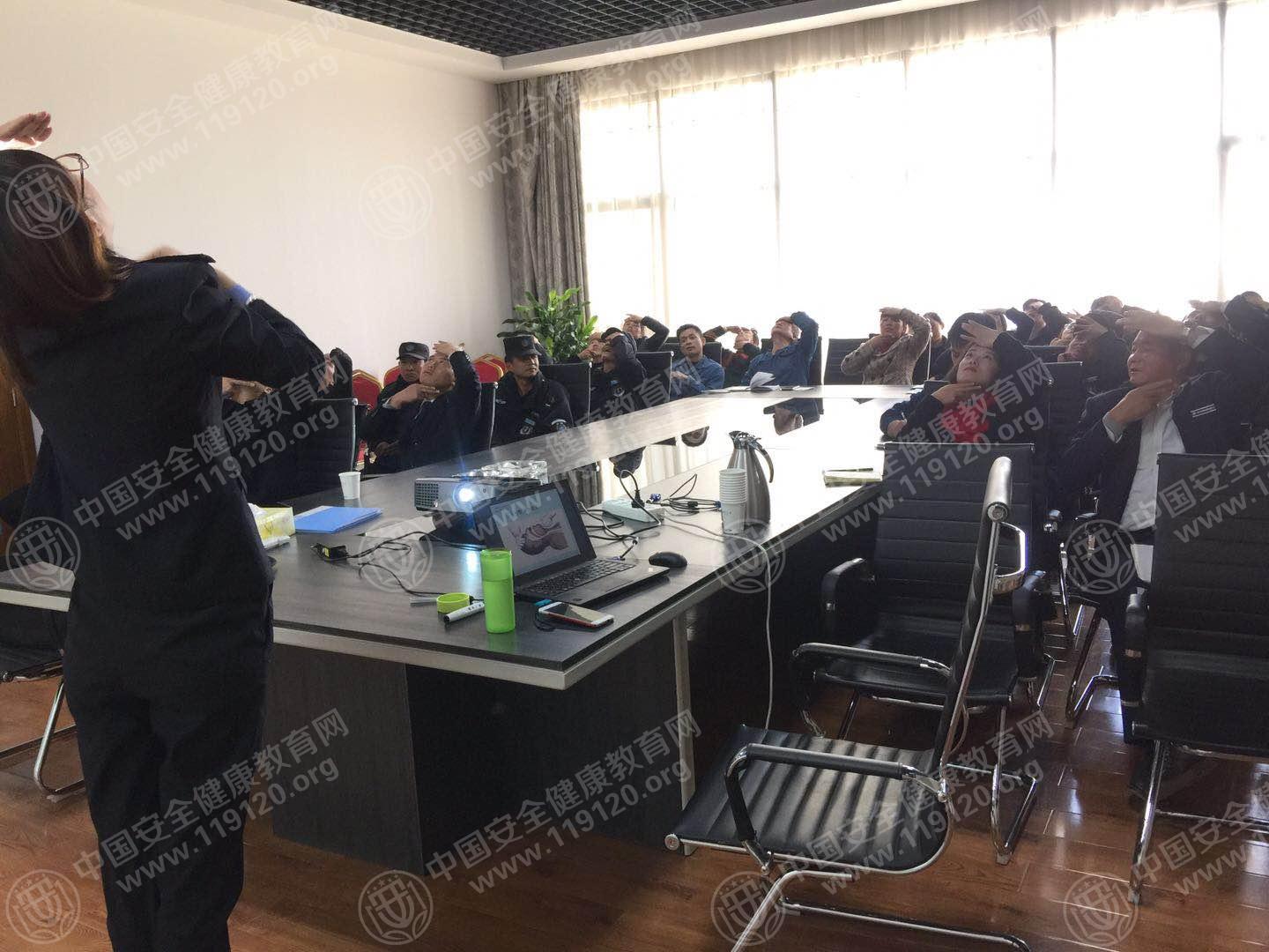 昆明市高新中铁云时代广场物业服务中心（中铁二院）12.142.jpg