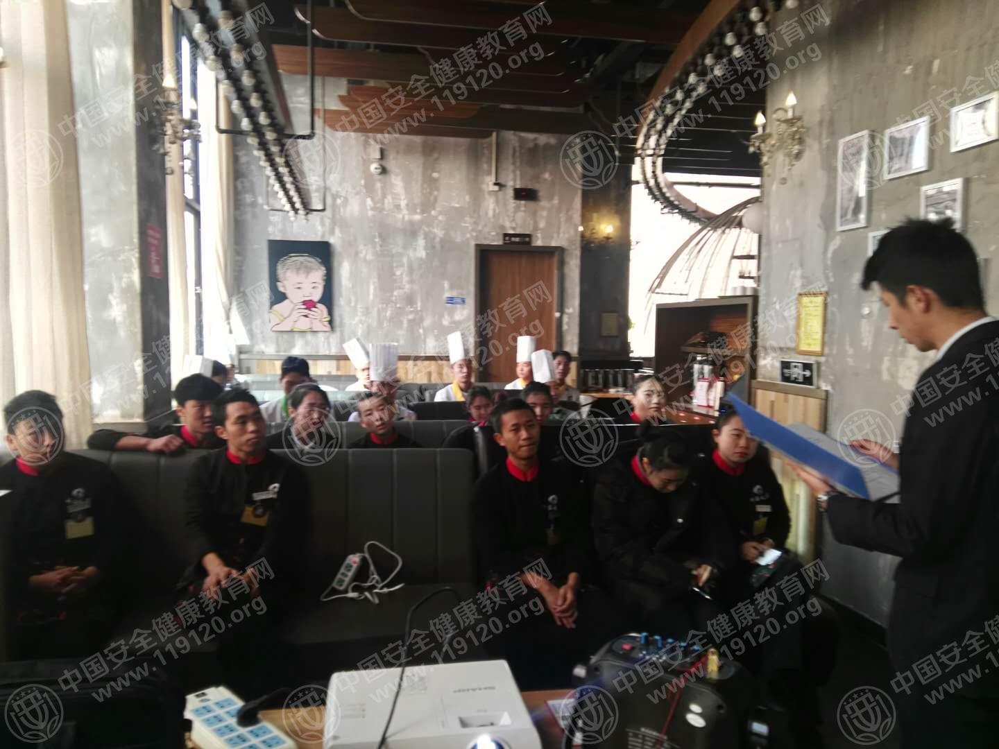昆明市外婆桥交三桥店12.19蒋雪琴1.jpg