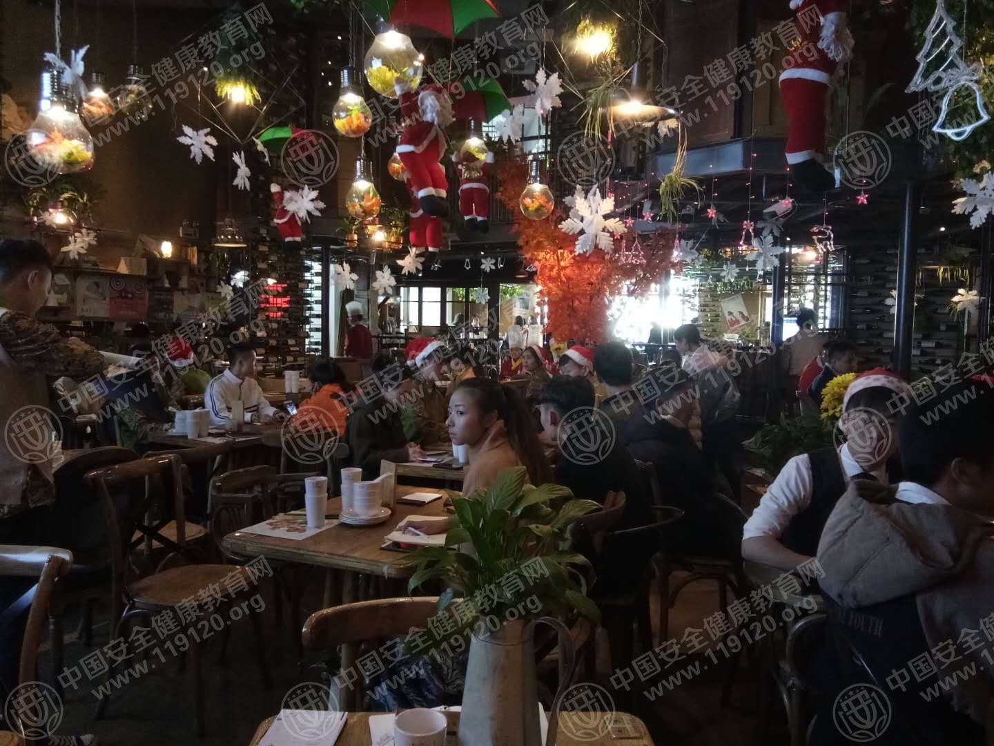 昆明市胡桃里音乐酒吧12.21方丽琼1.jpg