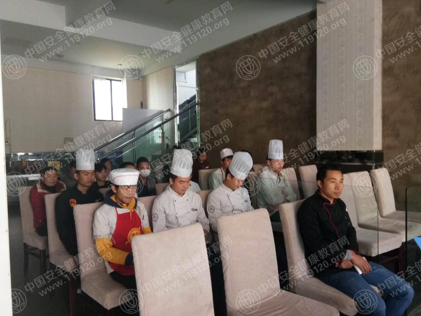昆明市杨林闻氏兄弟酸菜鱼12.25方丽琼.jpg