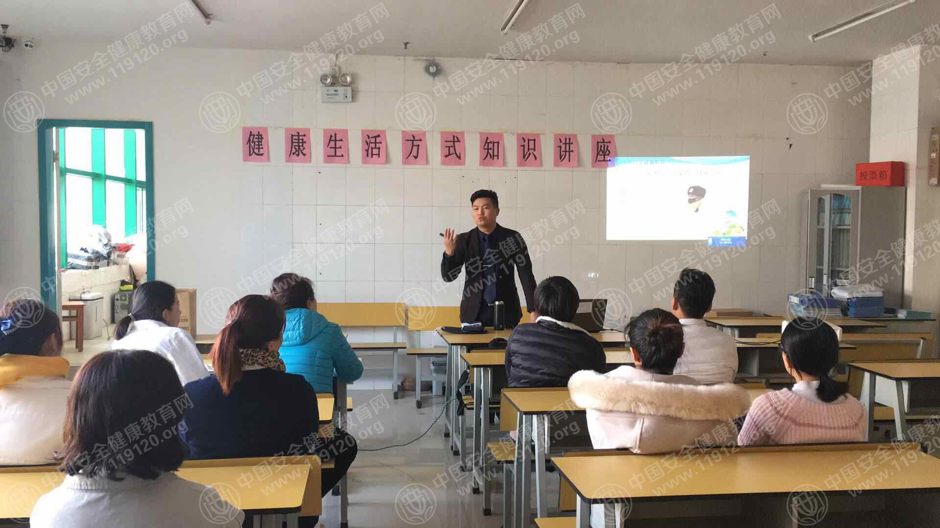 昆明市世纪城社区服务中心12.26李明华1.jpg