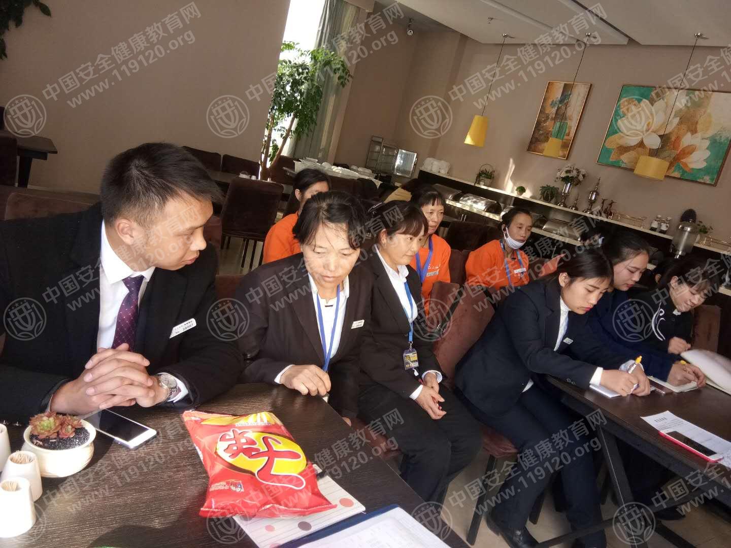 昆明市云上四季酒店（海源中路）12.26方丽琼3.jpg