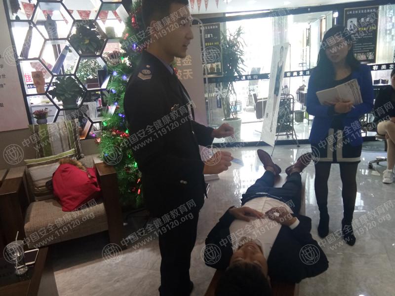 昆明市文峰美容美发 星天地12.29郭磊3.jpg