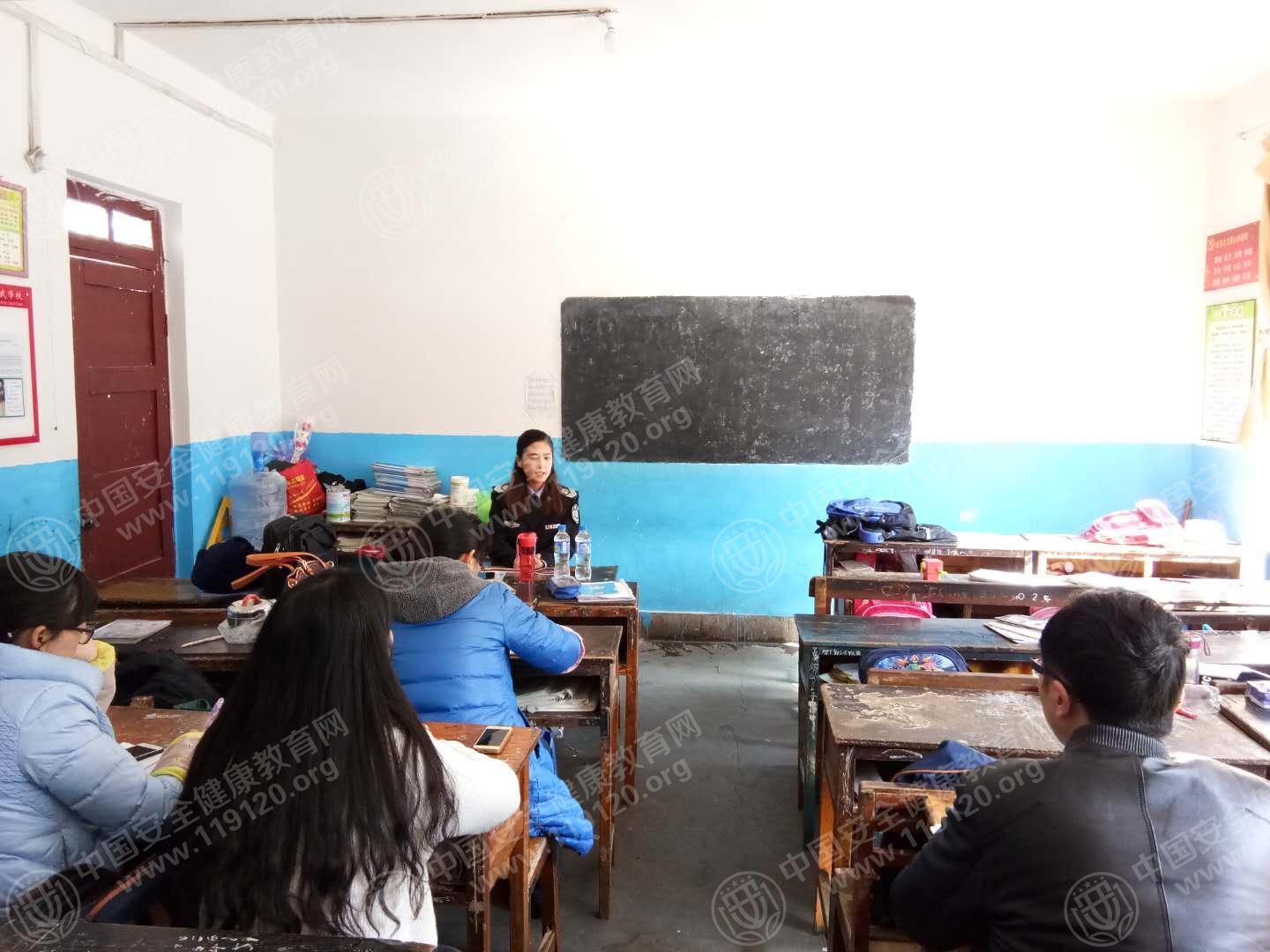 昆明市官渡区先锋学校1.5杨晶晶1.jpg