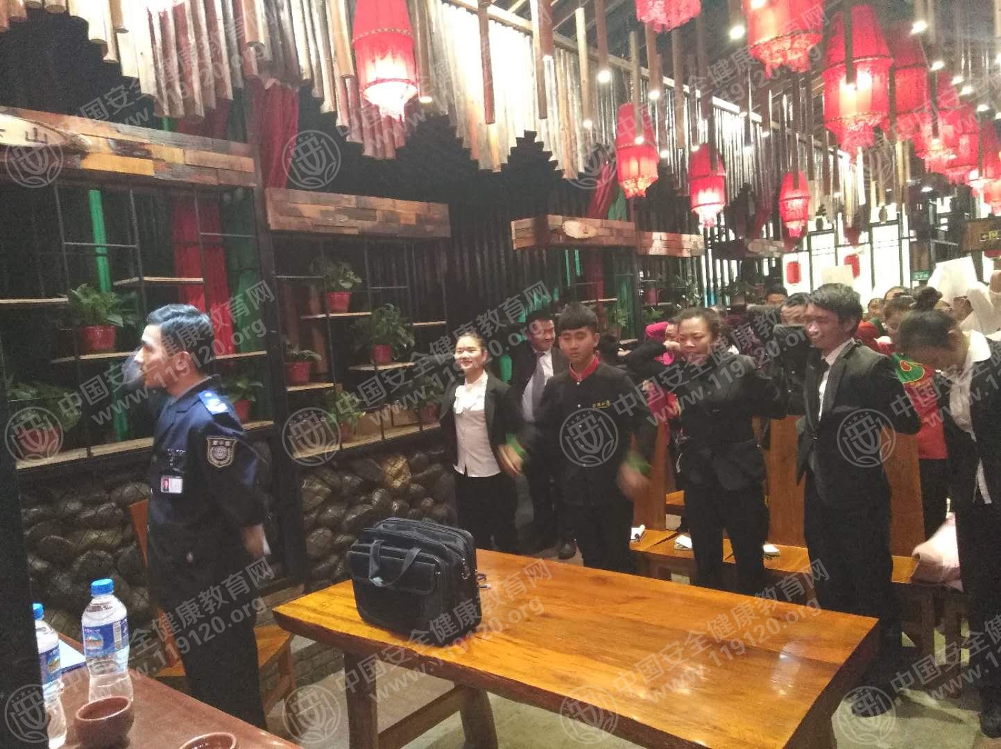 昆明市老滇山寨（世纪城店）1.9郭磊3.jpg