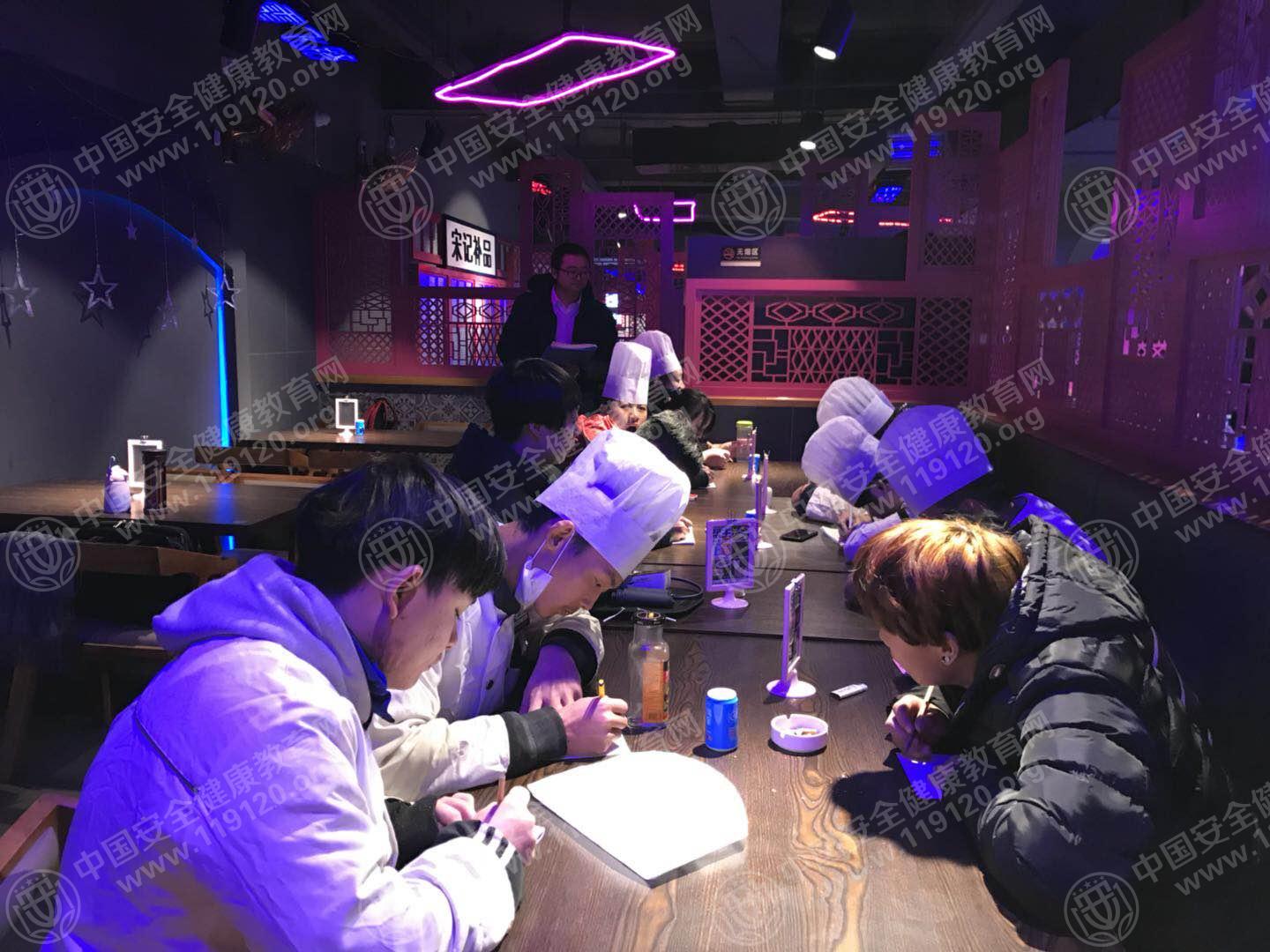 昆明市帮主我要餐馆2.5蒋雪琴1.jpg