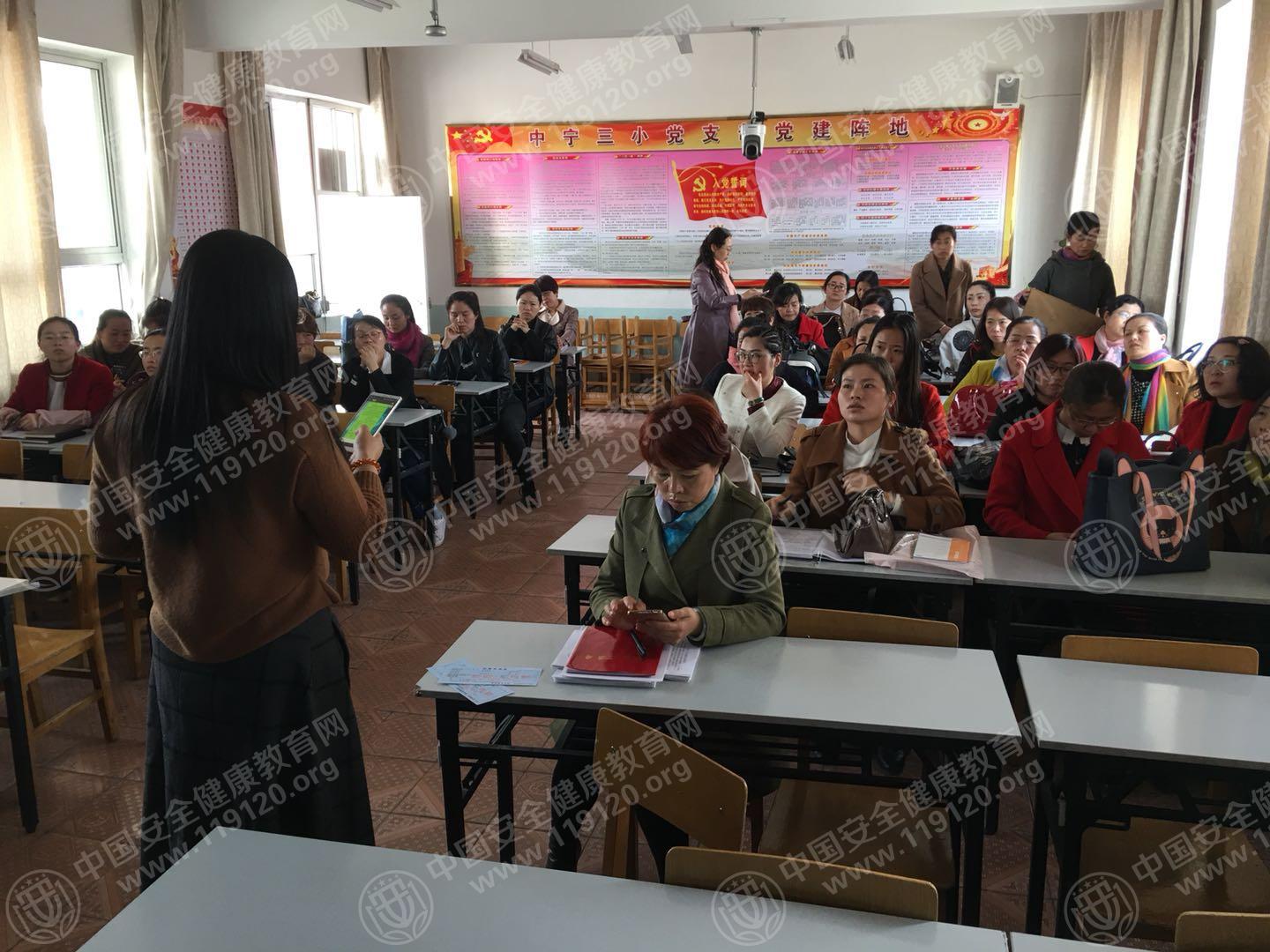 5ab377573aedc0.jpg 三小.jpg