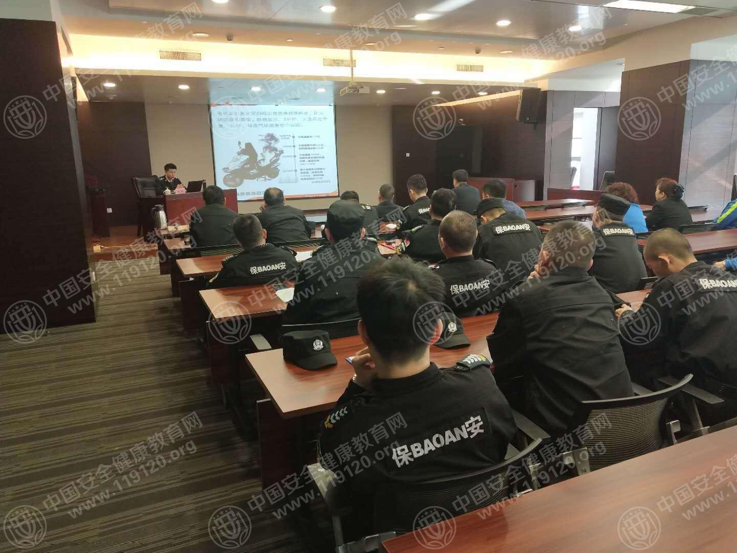 5ab47c3fe13030.jpg