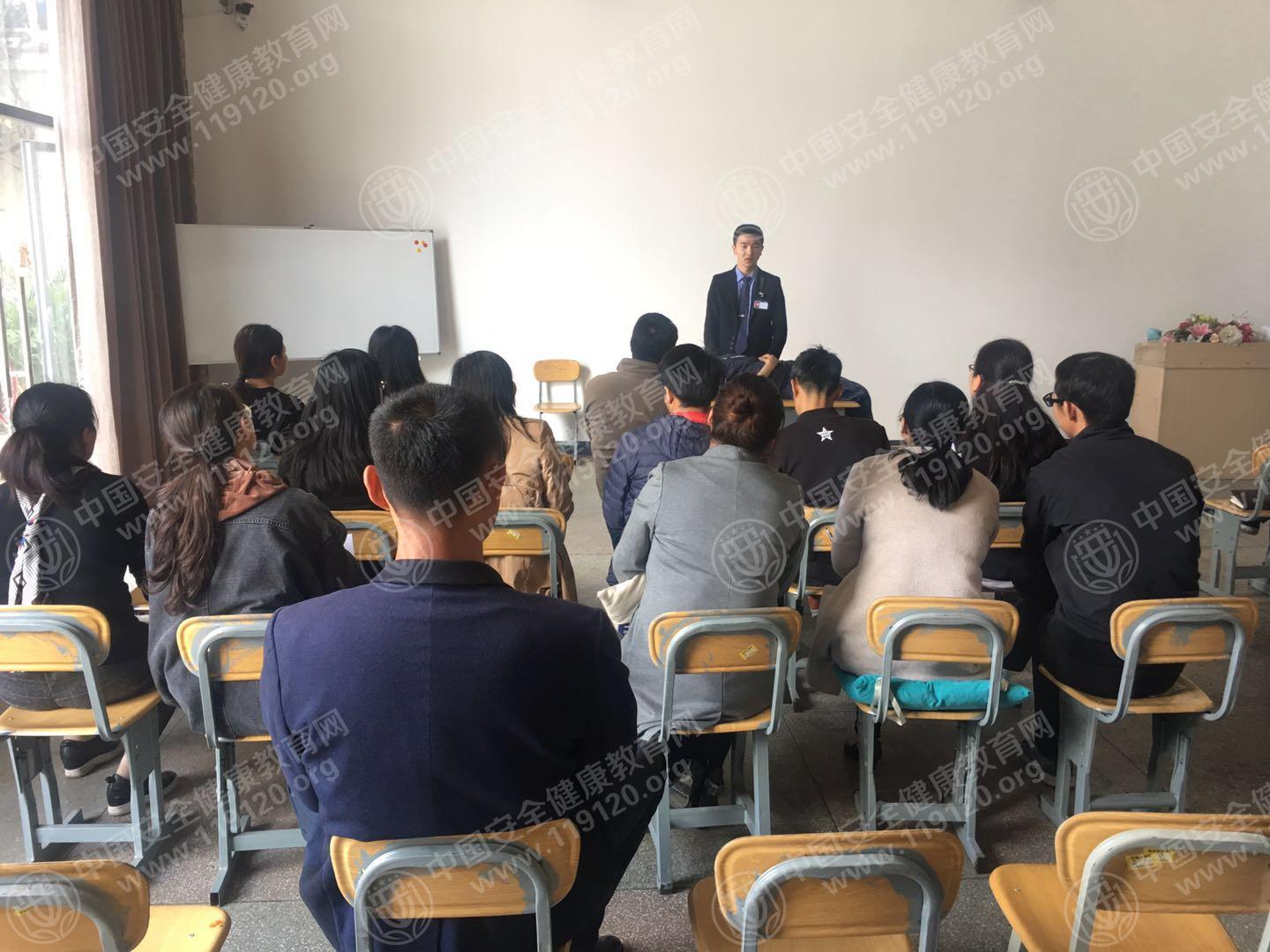 昆明市福兴双语学校4.10郭磊1.jpg