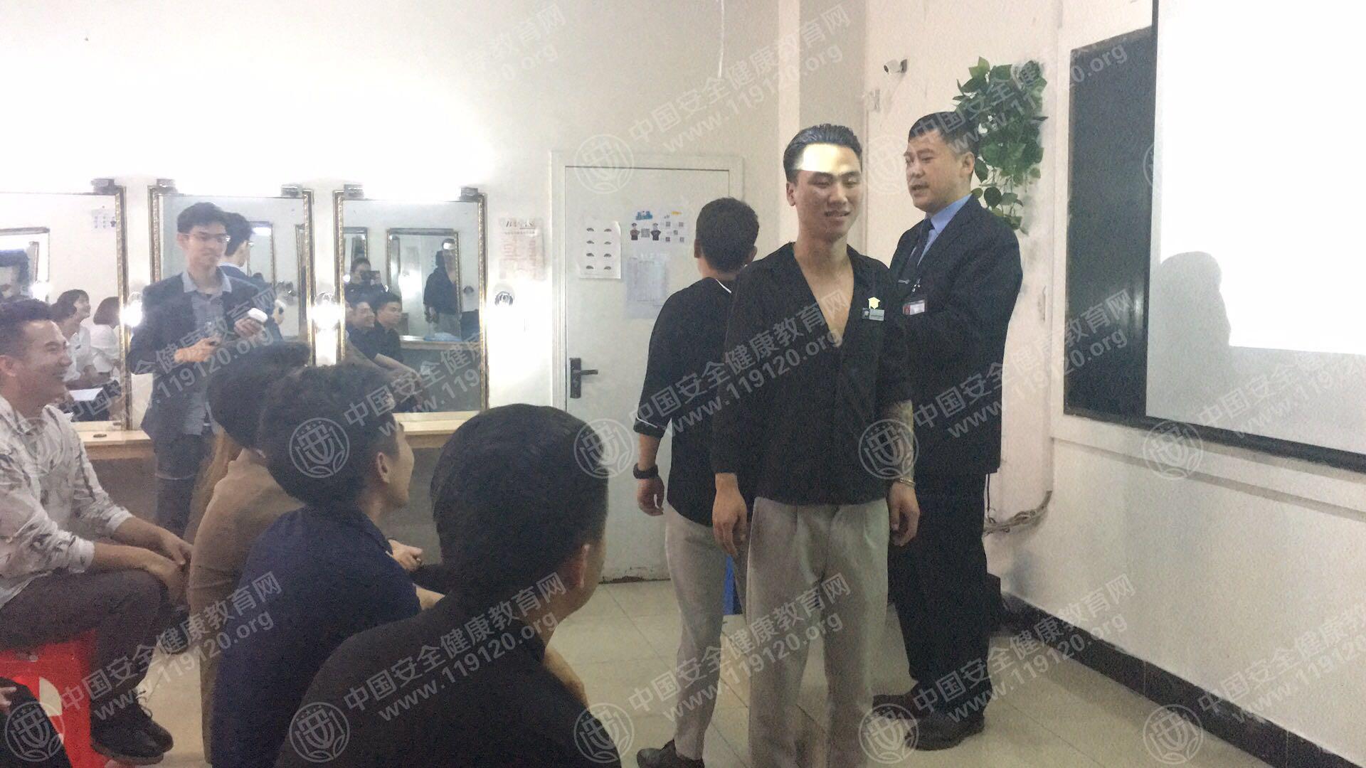 昆明市粤港芭莎职业培训学校4.24武宏宇2.jpg