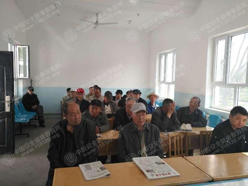 党闯 石河子新村社区 (1).jpg