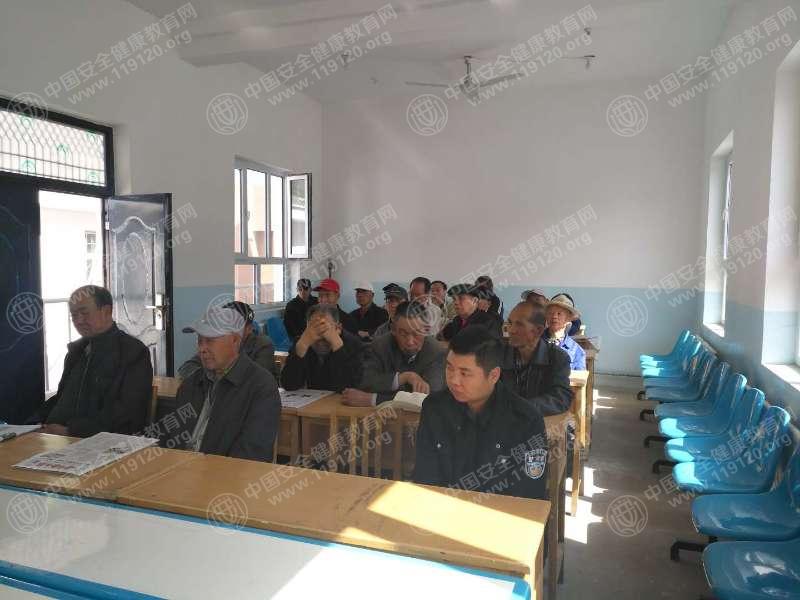 党闯 石河子新村社区 (2).jpg