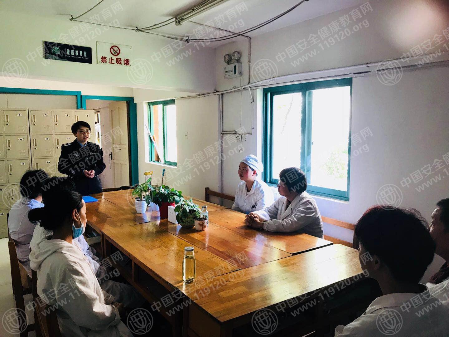昆明市佳湖社区卫生服务站5.4张祎茜1.jpg