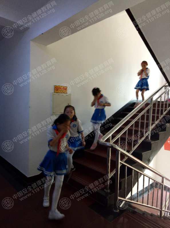 5b03c964a0a050.jpg 微信图片_20180522154005.jpg