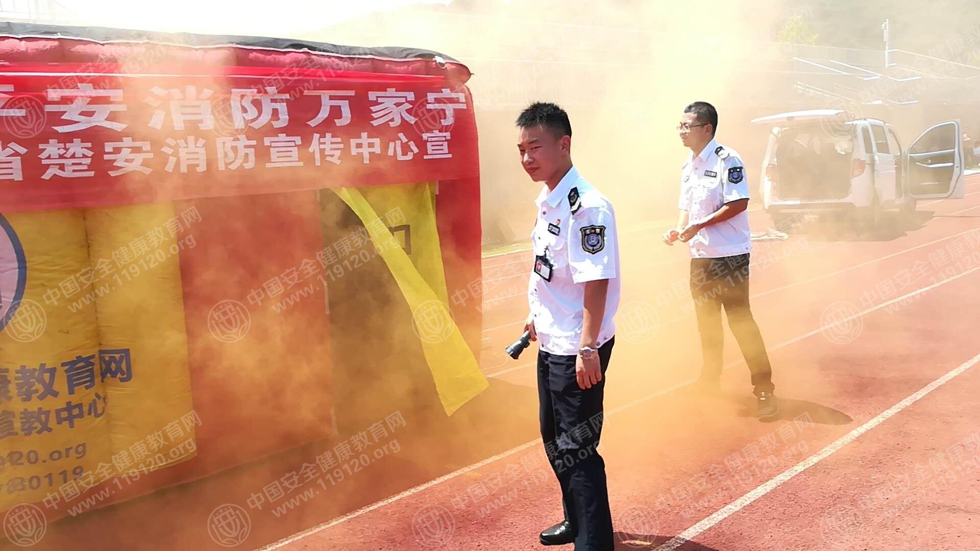 20180612武汉晴川学院王鑫3jpg.jpg