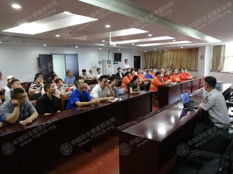 5b30a9cee04720.jpg 20180622武汉火车站地区管理办公室王鑫.jpg