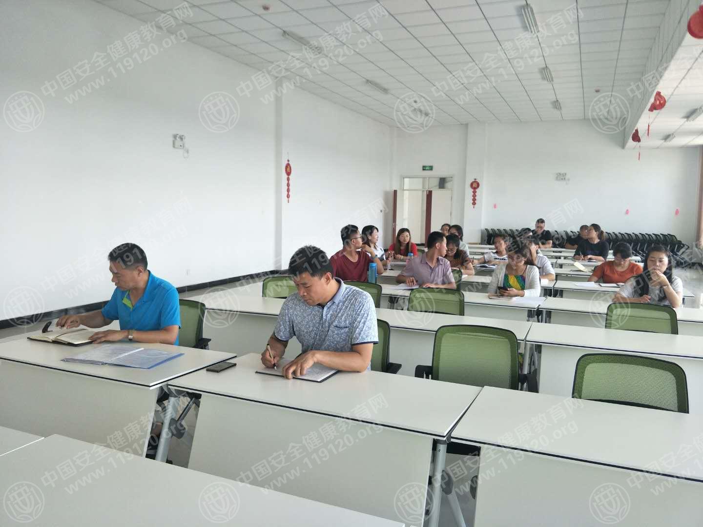 奥莱小学.jpg