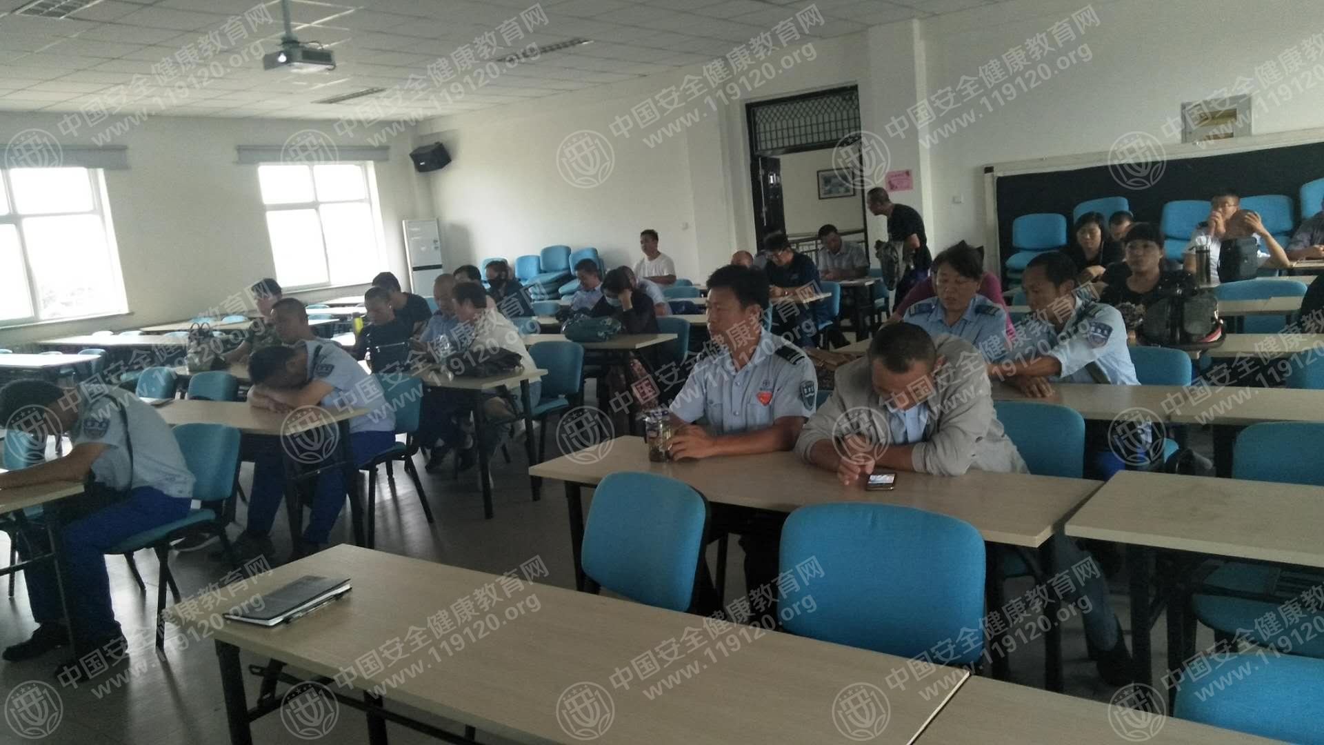 5b8cb3303d4190.jpg 快速公交1.jpg