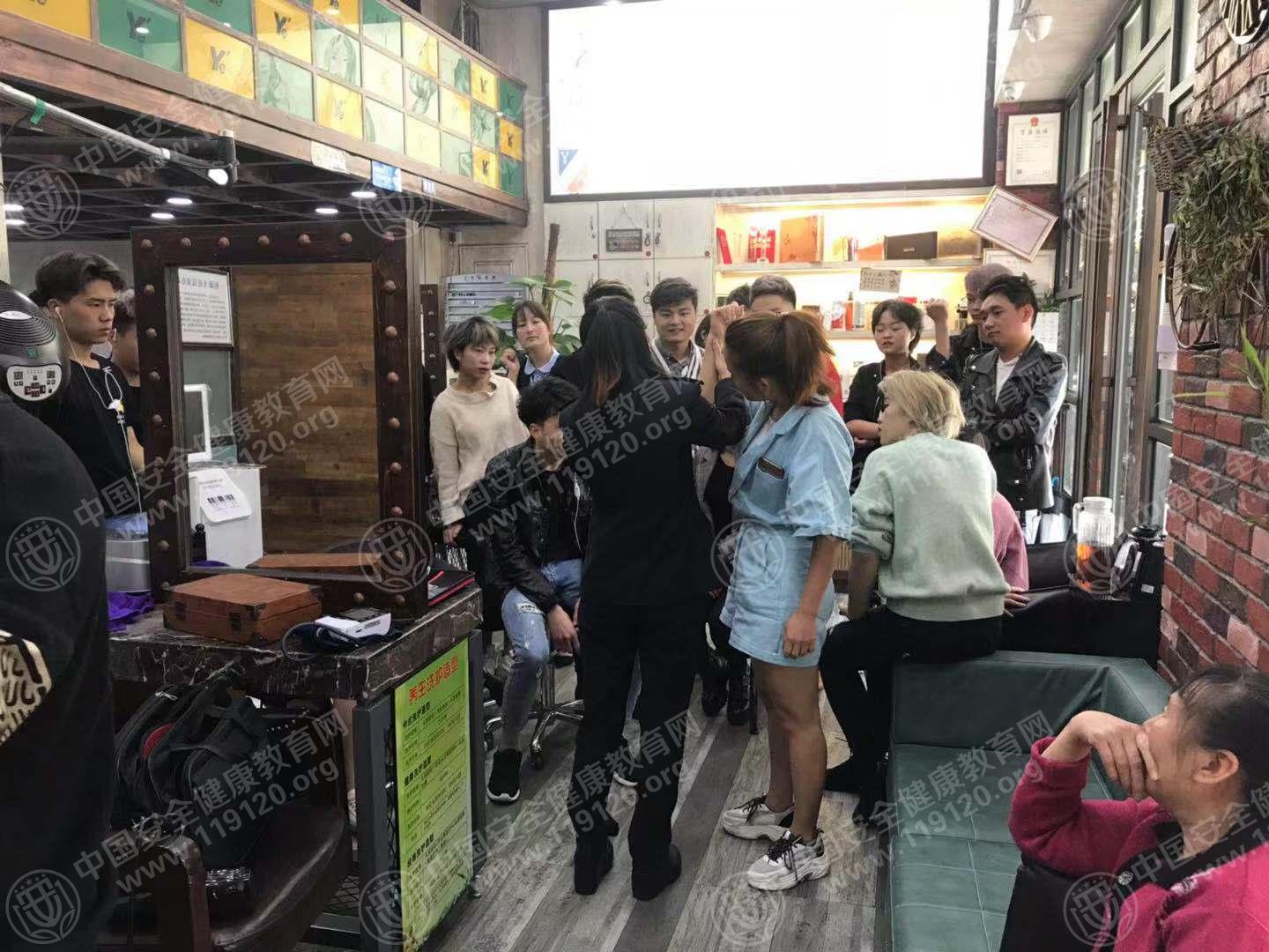 昆明市YE美发吴井路店10.24武文林2.jpg