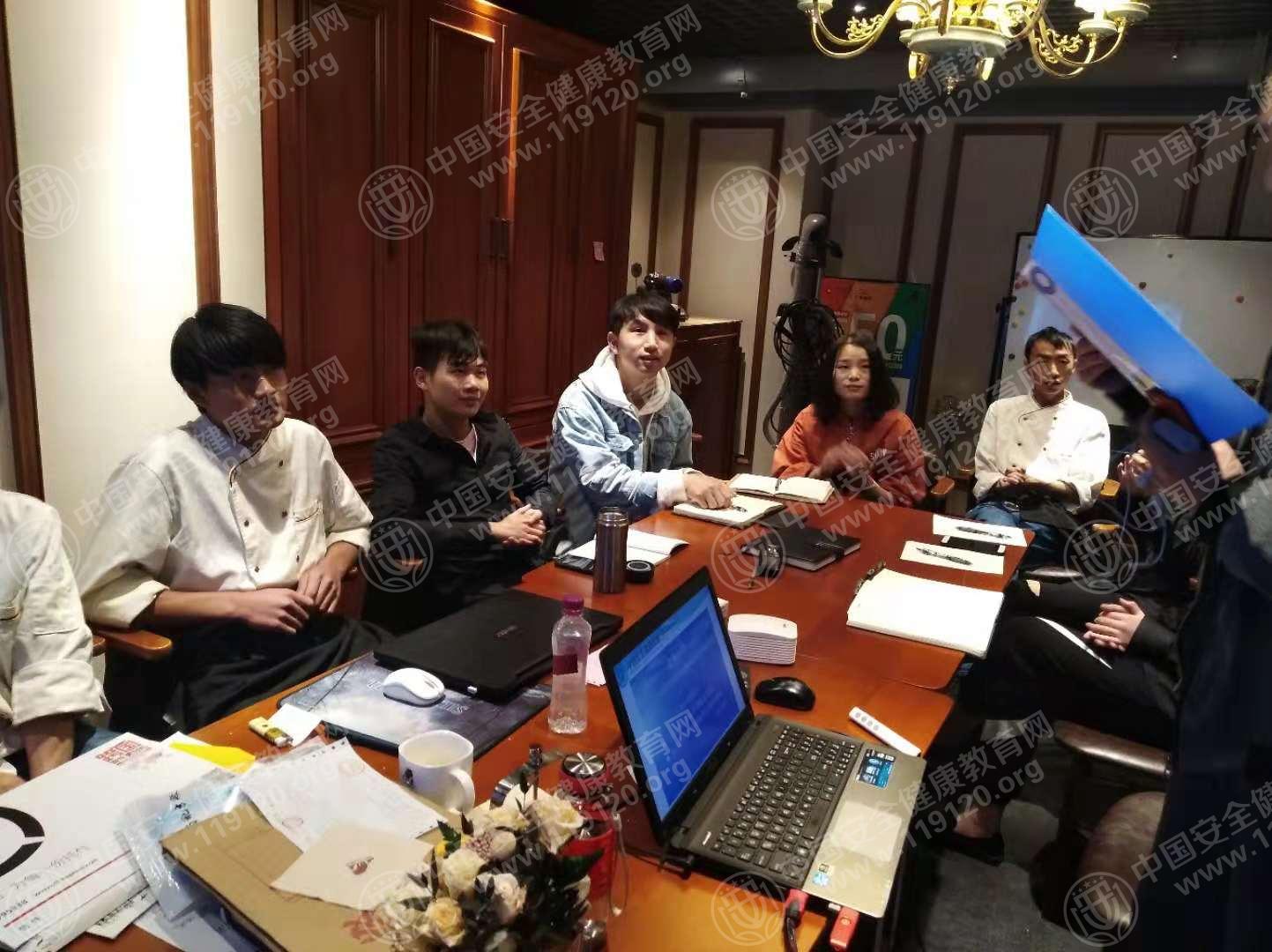 昆明市百润徕西餐厅11.8朱思琪1.jpg