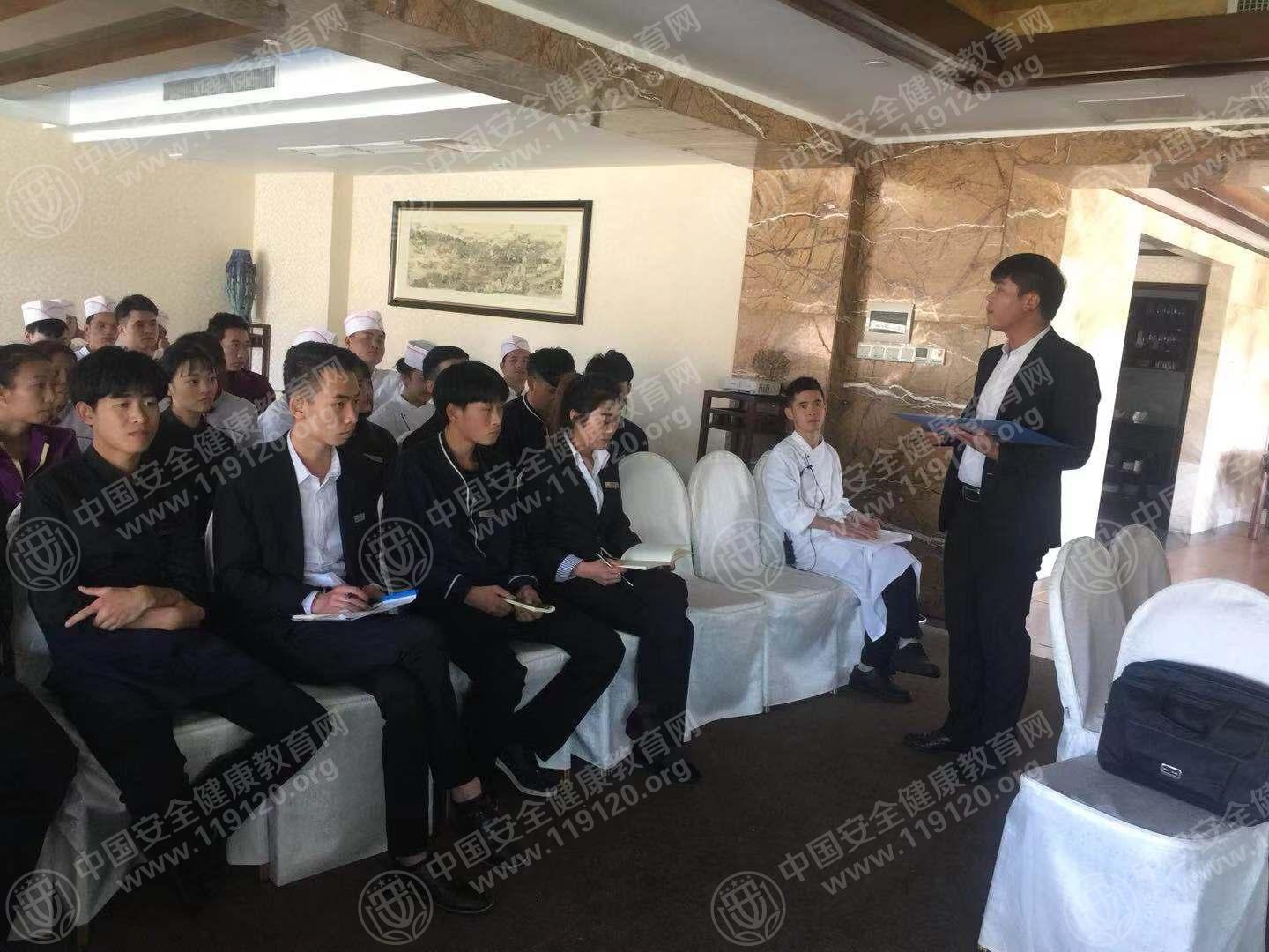 昆明市艾维粤汐酒楼11.12刘薇1.jpg