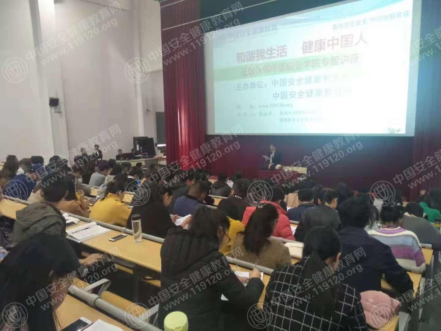 云南外事外语职业学院11.19张金名1.jpg