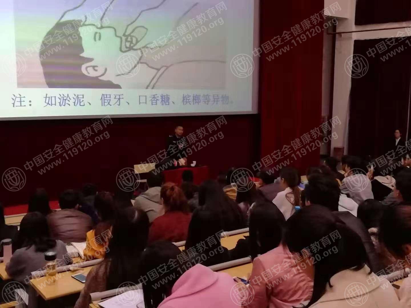 云南外事外语职业学院11.19张金名3.jpg