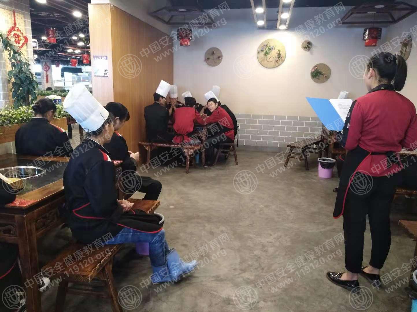 昆明市重庆锅底捞（立夏路）11.28朱思琪2.jpg