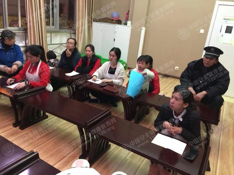 昆明市瑞吉米亚婴幼园12.12刘薇2.jpg