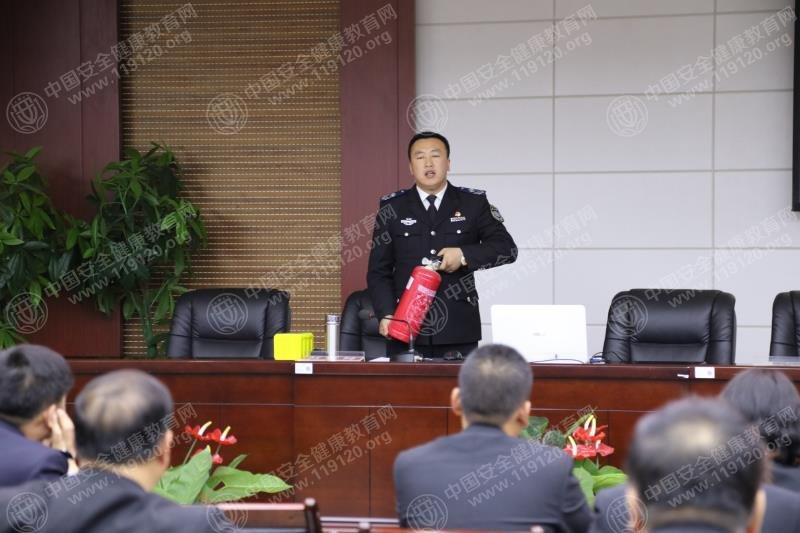 5ca1b6a5d18cd0.jpg 2法院.jpg