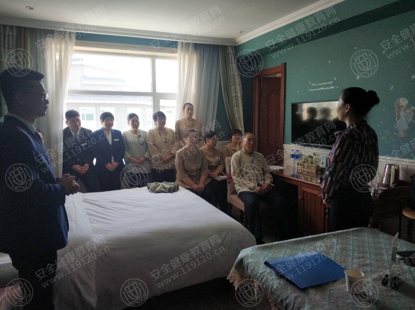 4.15赵子锐 雅克小镇1.jpg