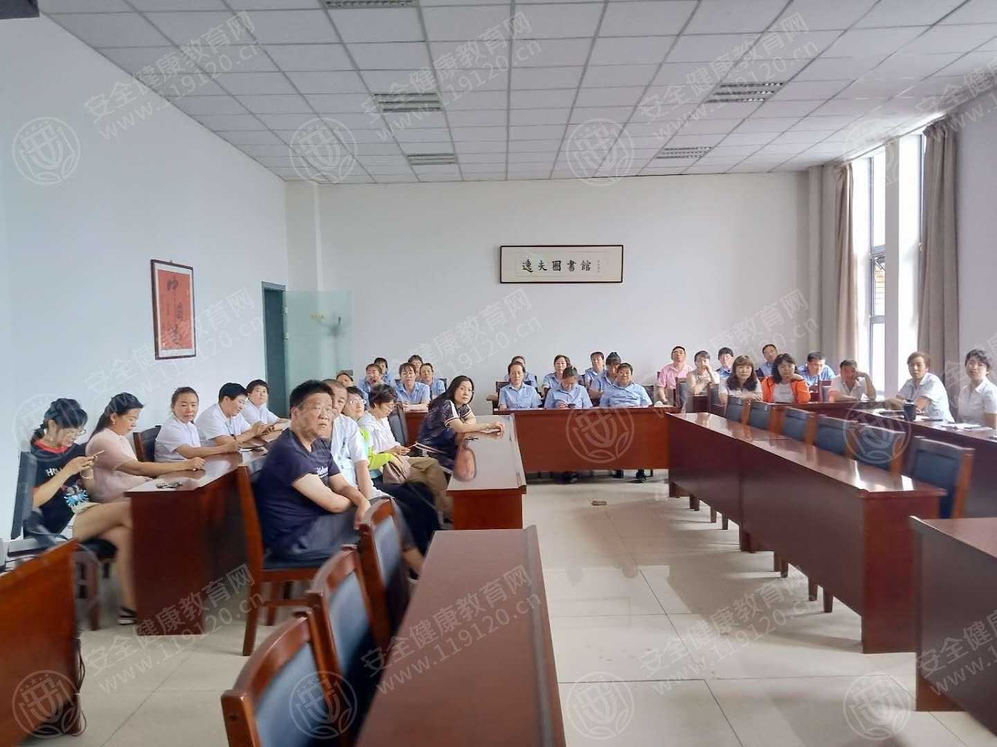 5d156f90143fc0.jpg 84e94b4c32db5fa0265c7f9d0f5ff2d.jpg