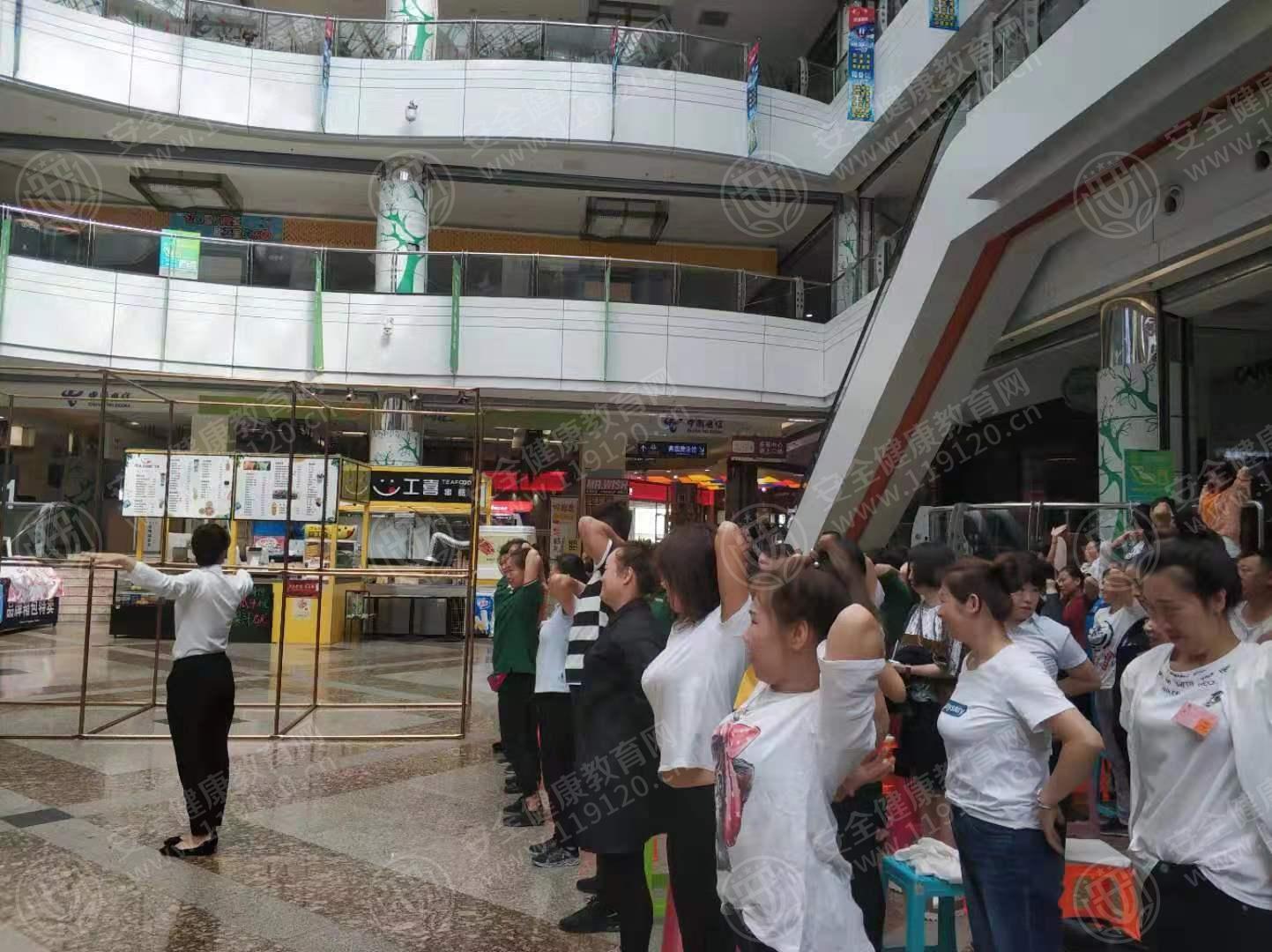 8.19程鹏 欧亚广场2.jpg