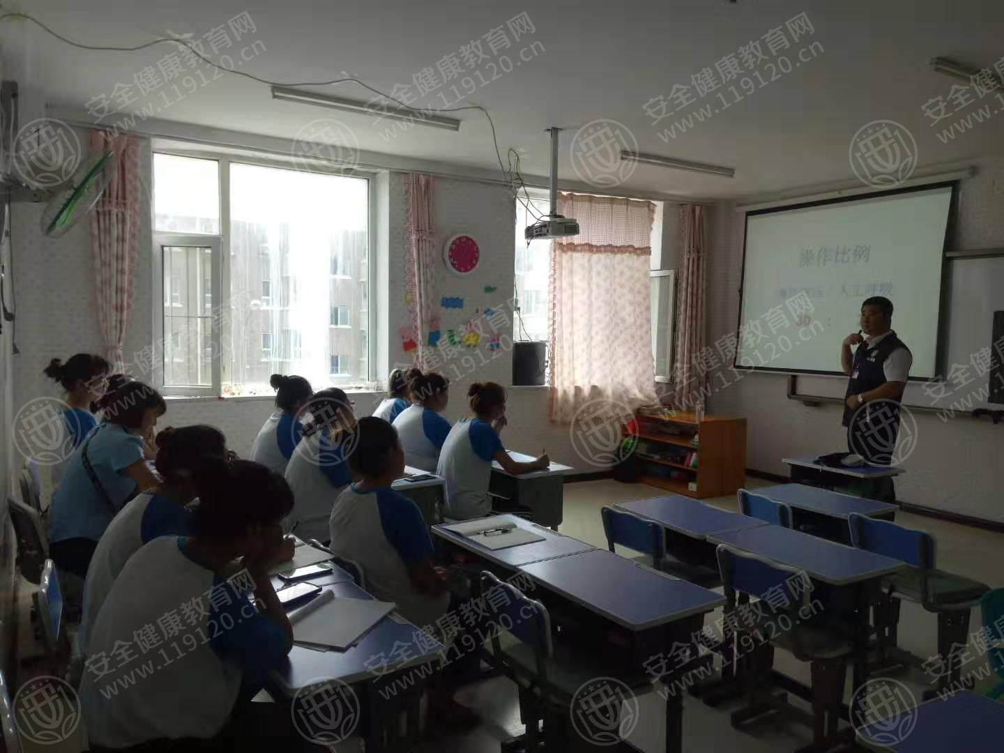 8.23姜贺 童心美语幼儿园1.jpg