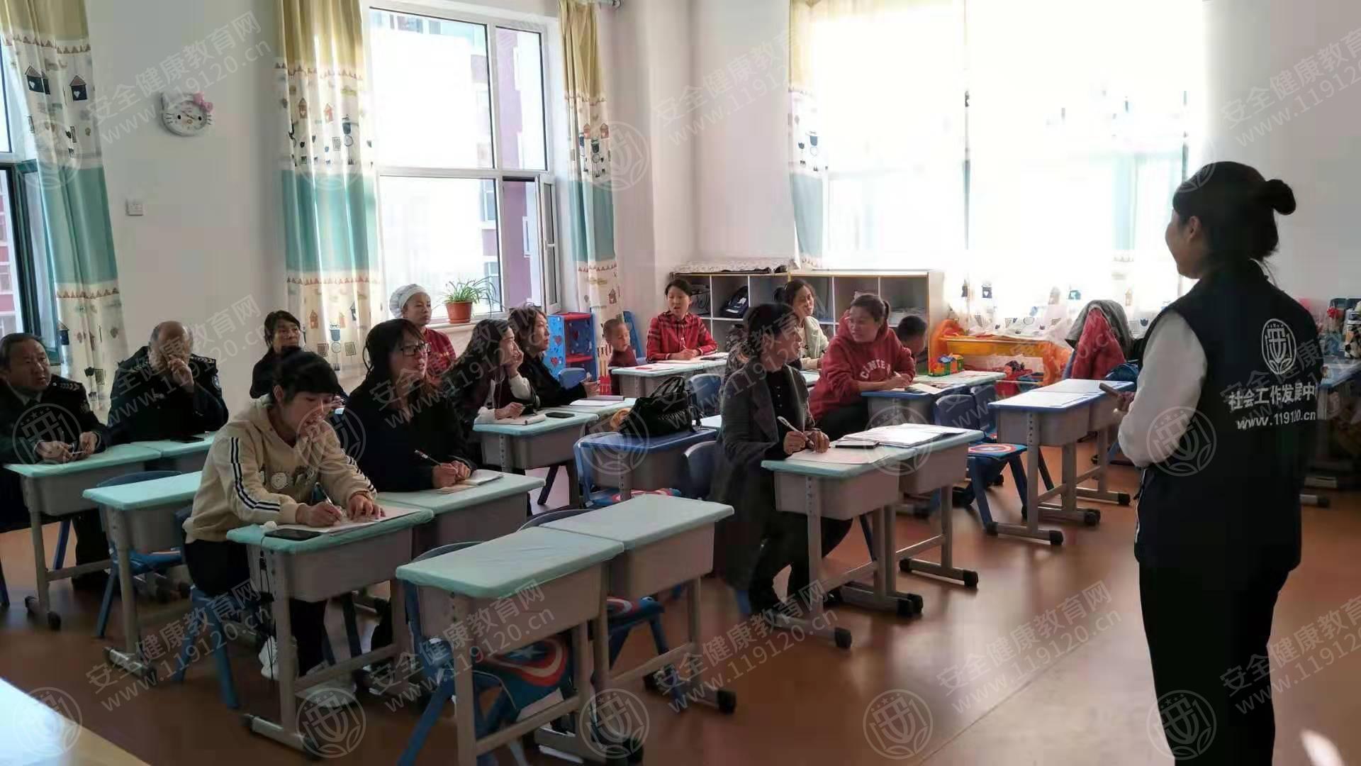 10.12刘楠 世纪幼儿园2.jpg