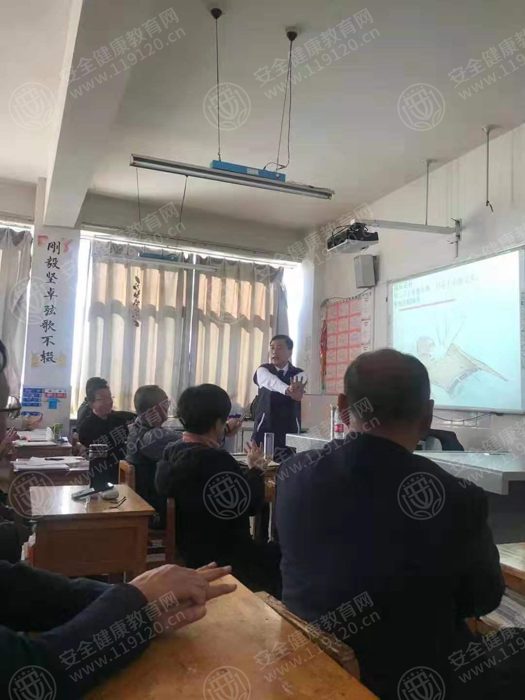昆明市西山职业中学11.29武宏宇4.jpg